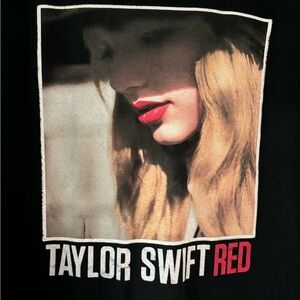 Taylor Swift Red Tour 2013 Concert Shirt !! 💕💕